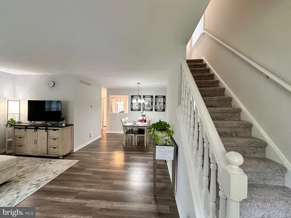 100 Caribou Ct, Deptford, NJ 08096