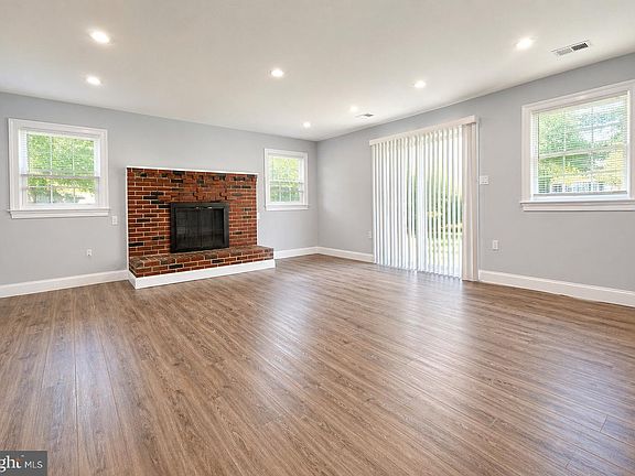 4th image of 7002 Taylor Manor Ave