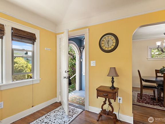 5th image of 1514 Lombard Avenue