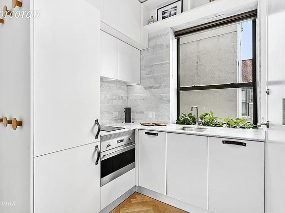 5th image of 150 Sullivan St APT 33