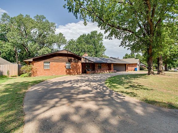 2nd image of 1206 Briar Creek Rd