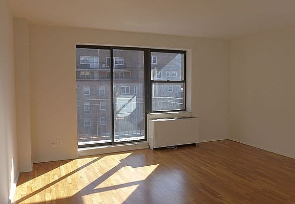 2nd image of 105 Lexington Ave APT 8D