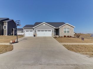 106 Dode Dr, Downs, IL 61736