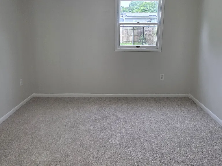 203 Midland Ave — Photo 12