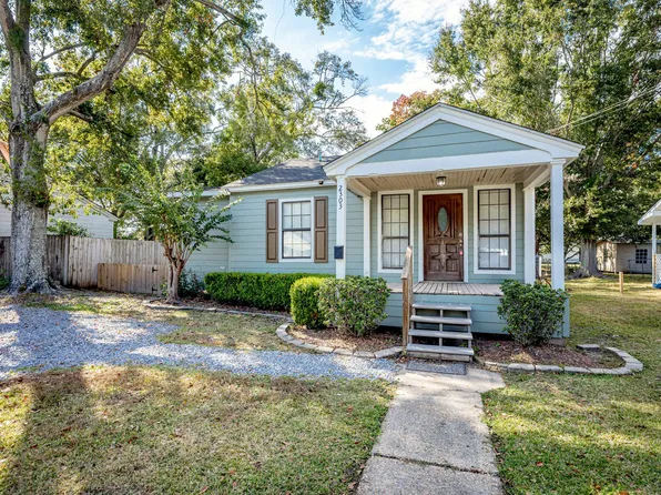 2303 12th St, Pascagoula, MS 39567