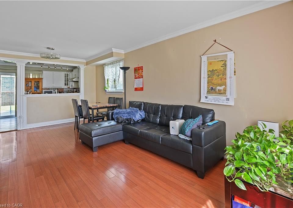 2nd image of 27 Heatherdale Pl