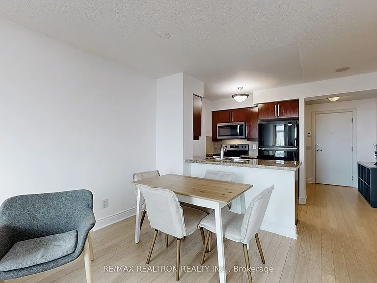 25 Greenview Ave W #2515 — Photo 12