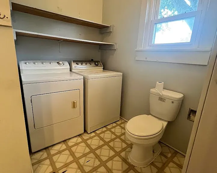 305 W Harrison St — Photo 9