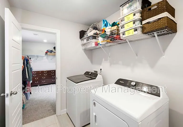 320 Lavinia Cir — Photo 27