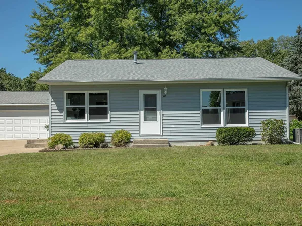 215 Elm St, Waverly, IA 50677