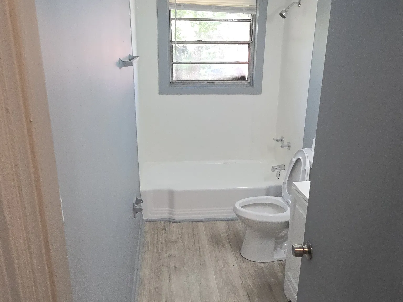2 bed, 840 sqft, $800 — Photo 2