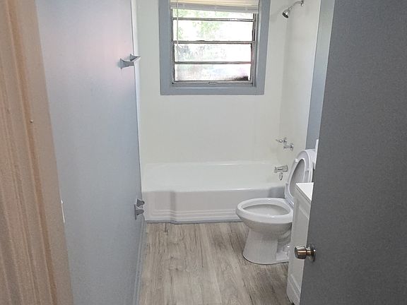 2nd image of 937 Diggs Ave