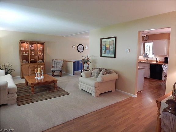 3rd image of 28180 Gardenia Dr
