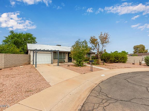2nd image of 1007 N WESTFALL Circle