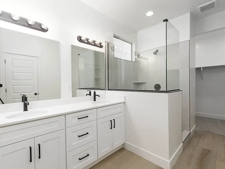 2838 W 500 N — Photo 24