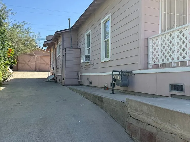 621 Philippine St — Photo 13