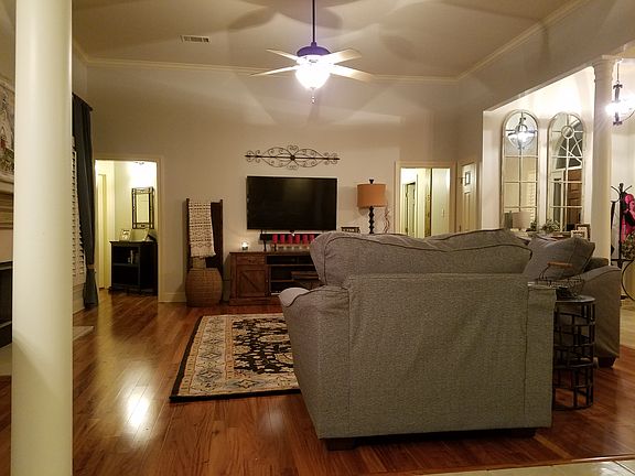 3rd image of 1709 Von Hall Dr