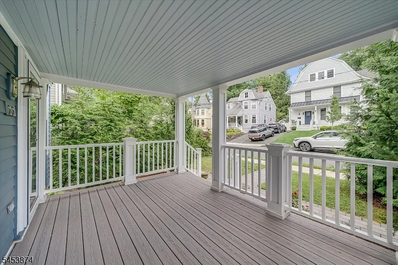 4 bed, 2.5 bath, $6,300 — Photo 2