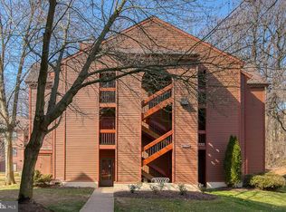 2812 Lee Oaks Pl APT 101, Falls Church, VA 22046
