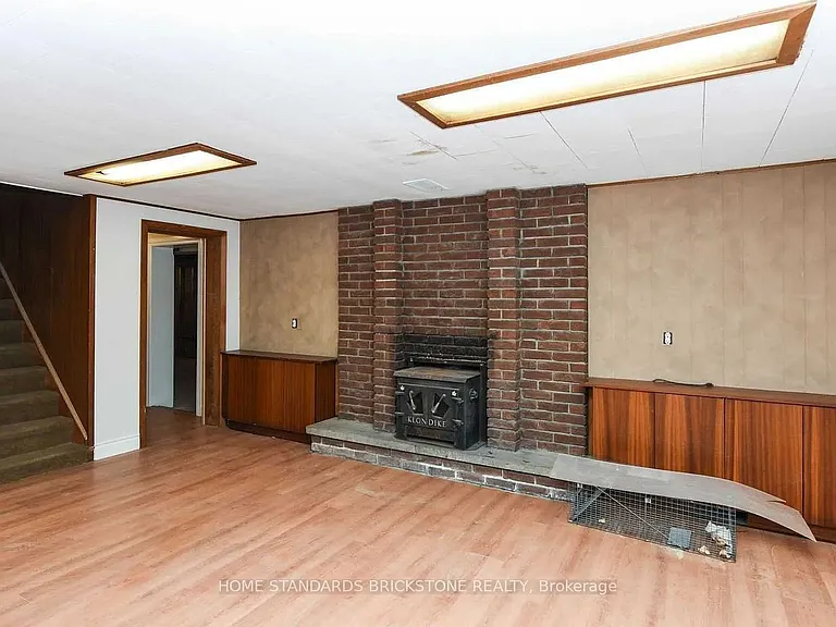 90 Centre Ave — Photo 23