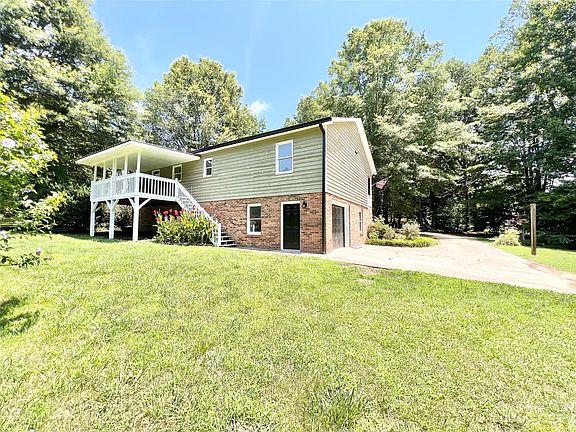 5th image of 2342 Camden Pl