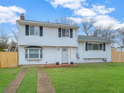 25 Catherine Drive, Selden, NY, 11784