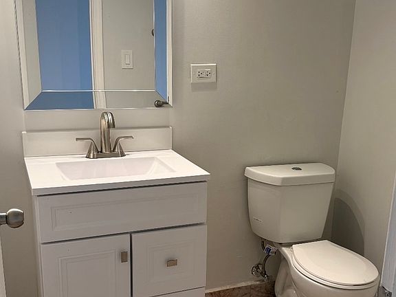 5th image of 6325 N Sheridan Rd APT 606