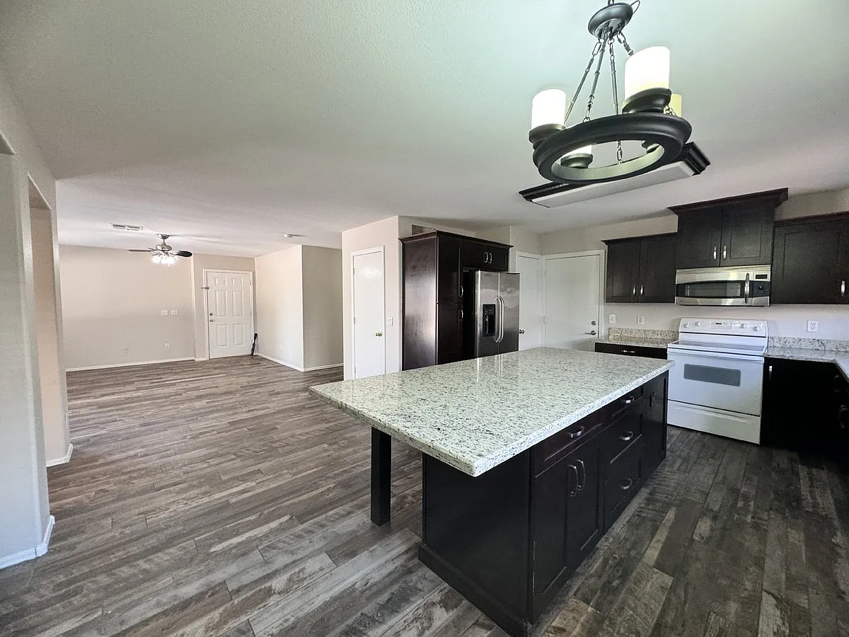 9138 West Ross Avenue — Photo 3