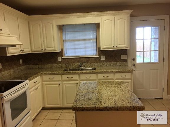 2nd image of 3226 Legacy Ln