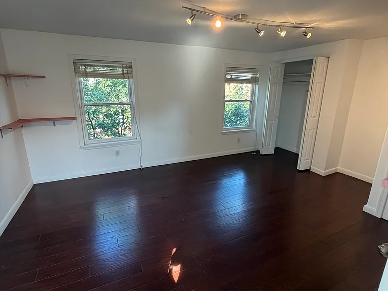 2331 E Susquehanna Ave — Photo 11