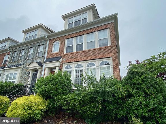 2nd image of 23246 Rainbow Arch Dr