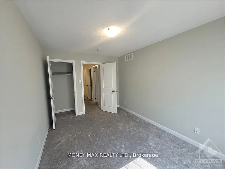 551 Clemency Cres — Photo 28