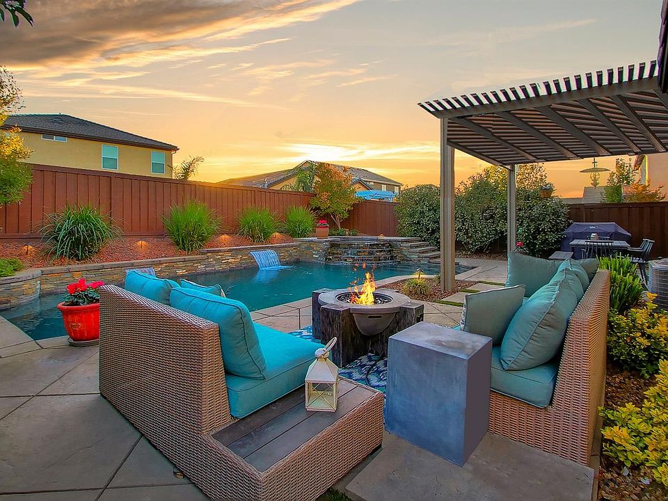 1st image of 4049 Shorthorn Way