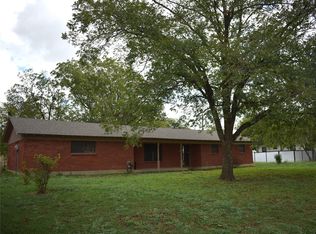211 S College St, Itasca, TX 76055