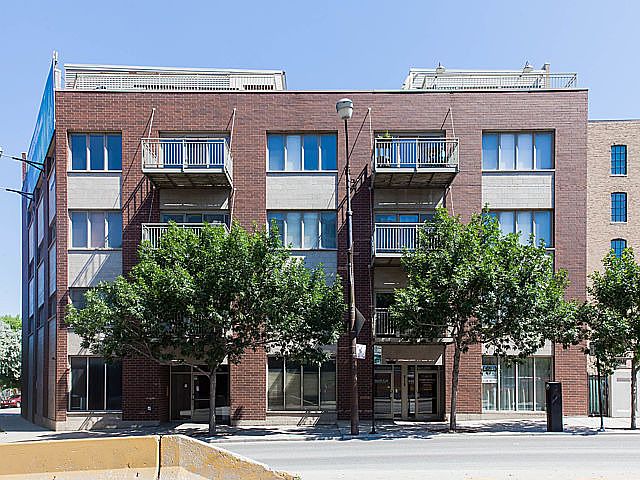 1st image of 912 W Chicago Ave #203