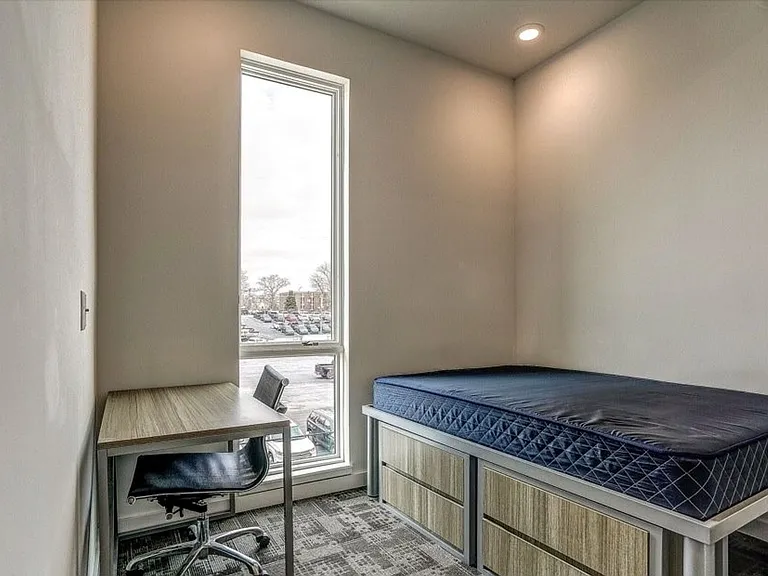 MAIN608 — Photo 16