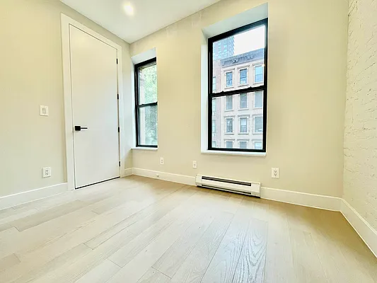 Rented by HOLTON REAL ESTATE INC. | media 8