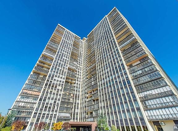 4th image of 300 Winston Dr APT 2707