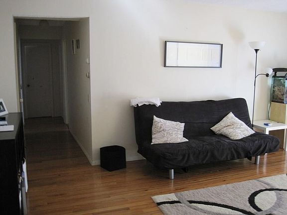 4th image of 60 Shrewsbury Green Dr Unit L