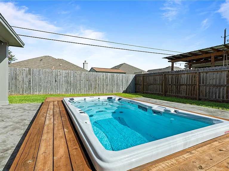 7602 Stampede Dr — Photo 17