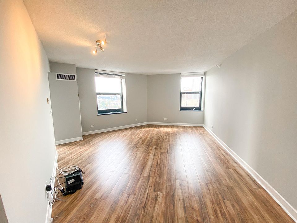 1st image of 3660 N Lake Shore Dr APT 916