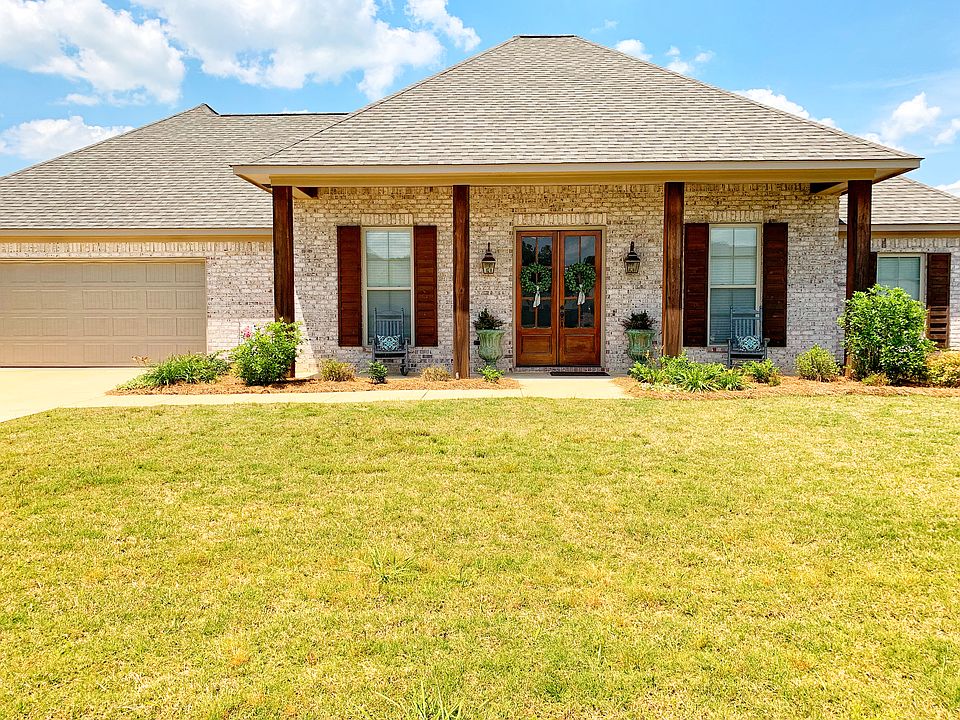 1st image of 803 Belle Oak Park