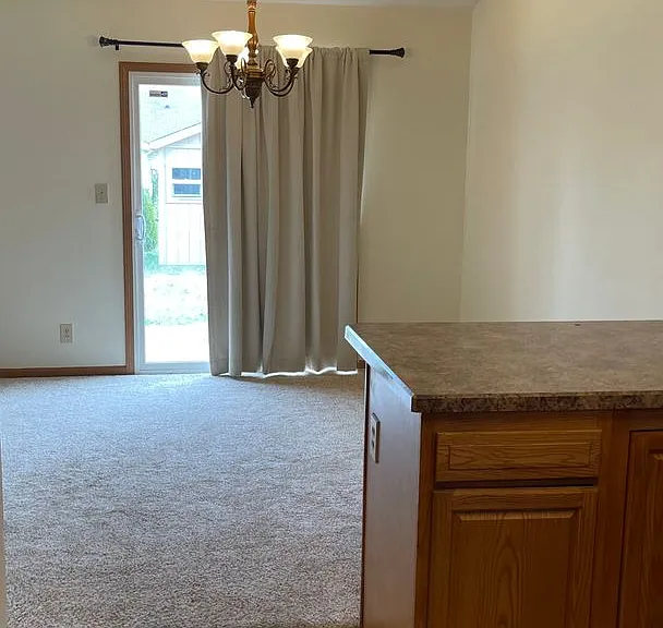 205 S Furlong Dr — Photo 6