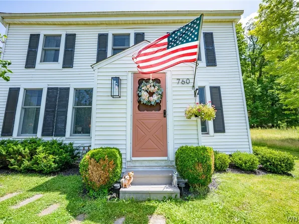 760 W Falls Rd, West Falls, NY 14170