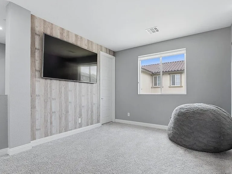 2562 Millburn Ave — Photo 22
