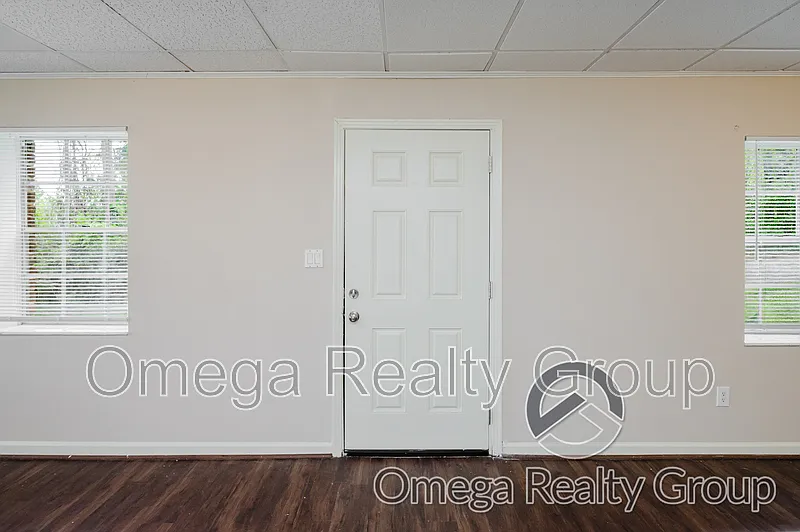 Building Photo - 2717 Hackberry Rd