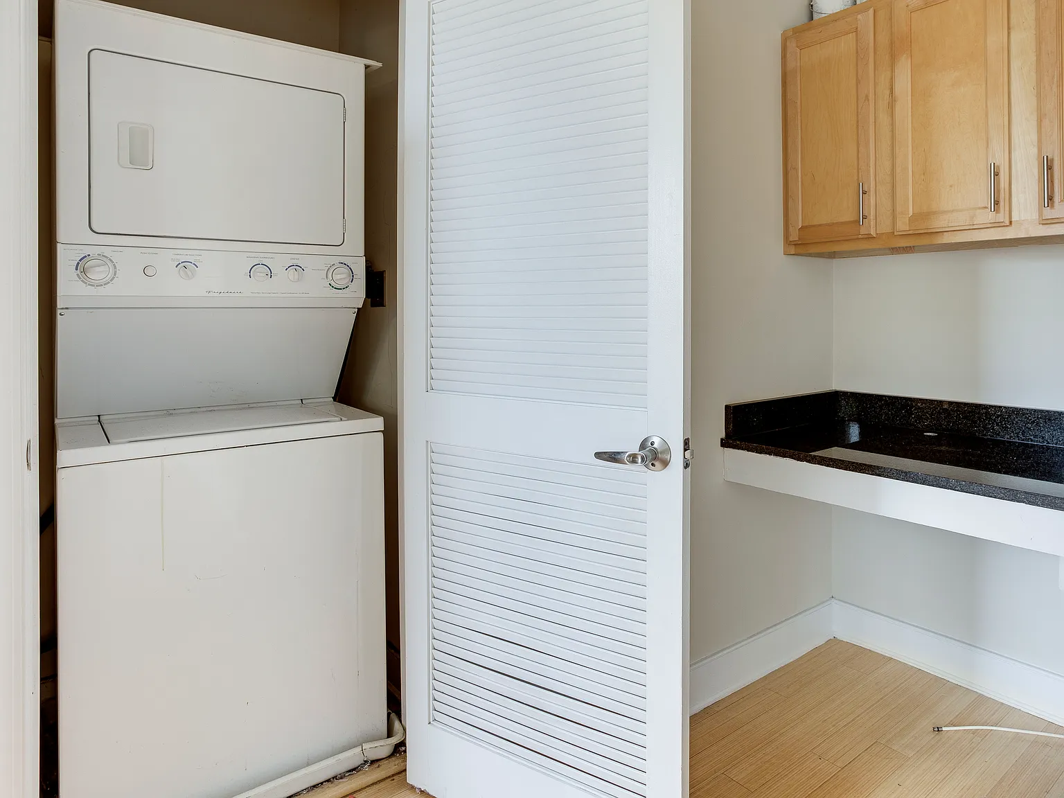 2 bed, 650 sqft, $2,400 — Photo 4