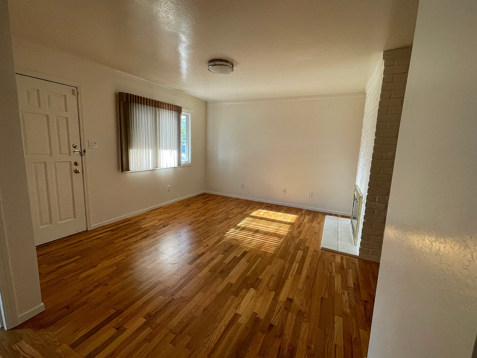 1551 Daphne Dr — Photo 3