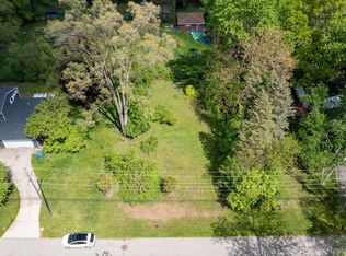 Russell St, Southfield, MI 48075