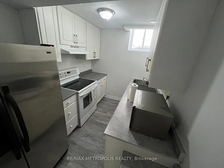 570 Springview Dr #BASEMENT — Photo 9